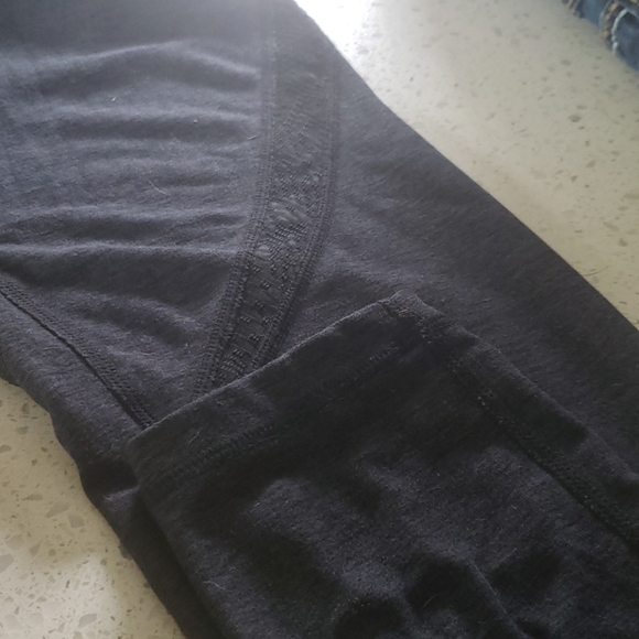 Yoga pants - Picture 2 of 4